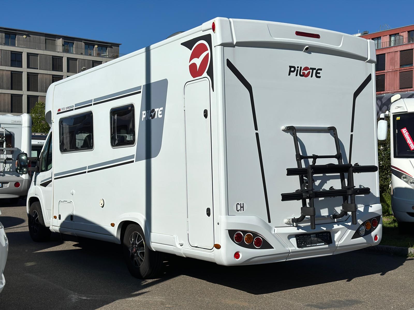 PILOTE P696 D ***Der Pilote ist das perfekte Fahrzeug für Paare, die auf unter 7 Metern Länge nicht auf Platz verzichten wollen***-image-6