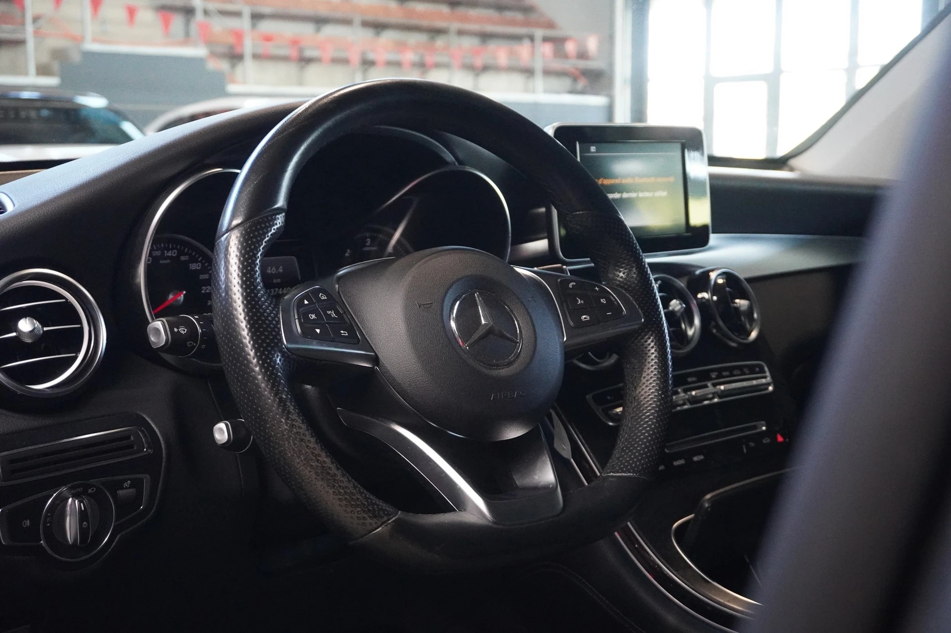 MERCEDES-BENZ GLC 250 d 4Matic 9G-Tronic / MFK: 18.8.2026 / Garantie 12 Monate-image-7