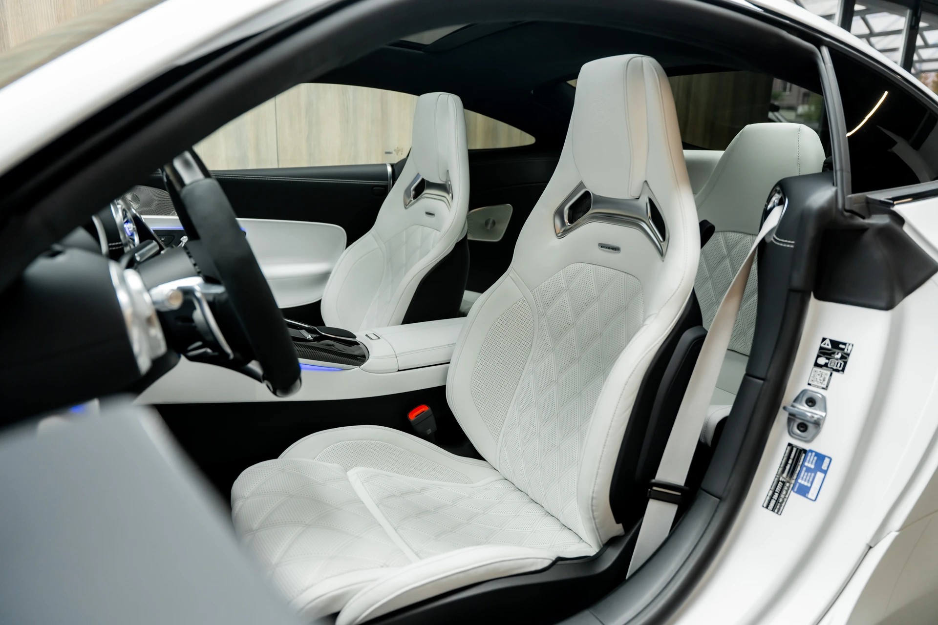 MERCEDES-BENZ AMG GT 63 4Matic+ Executive Edition-showroom-element-3