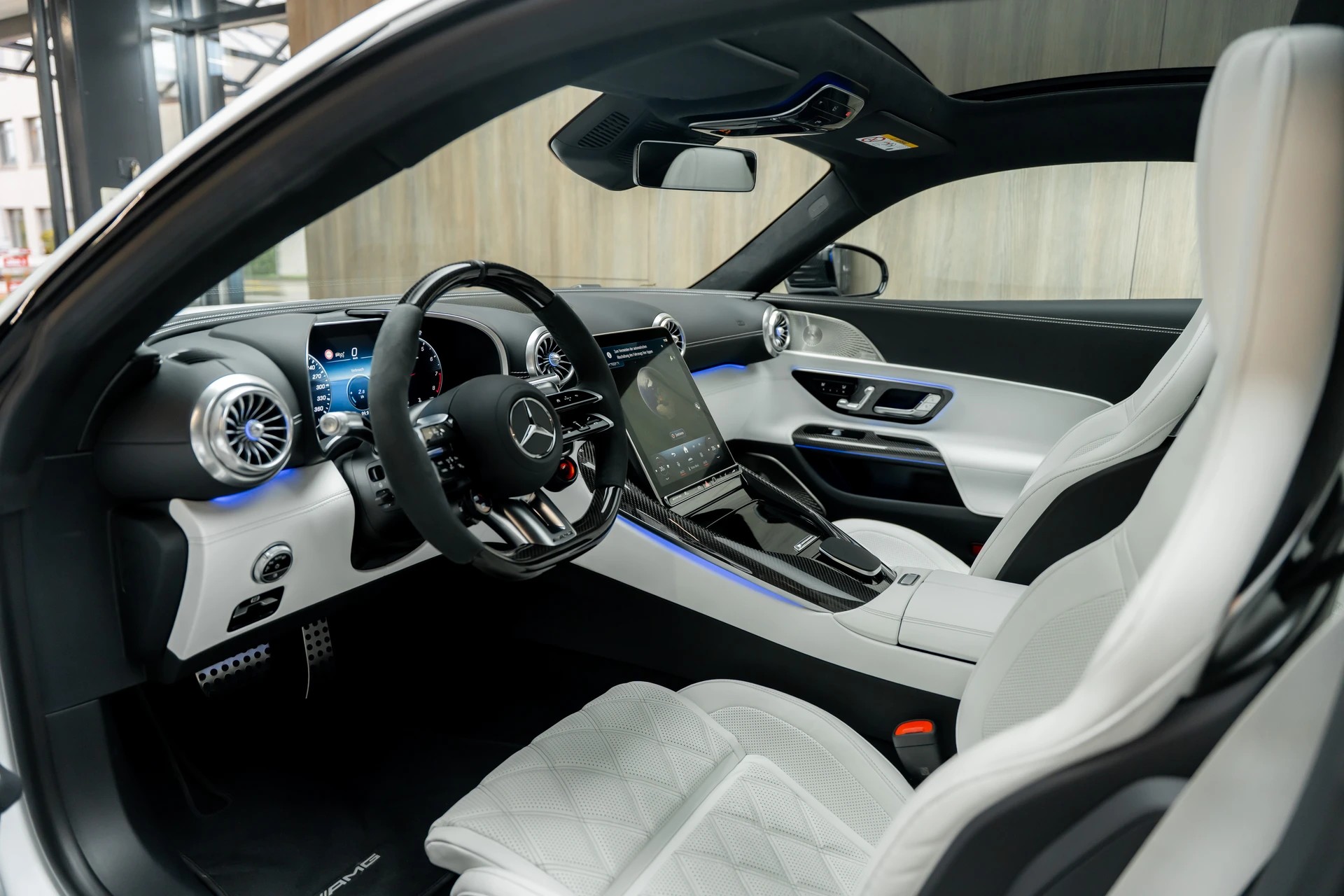 MERCEDES-BENZ AMG GT 63 4Matic+ Executive Edition-showroom-element-2