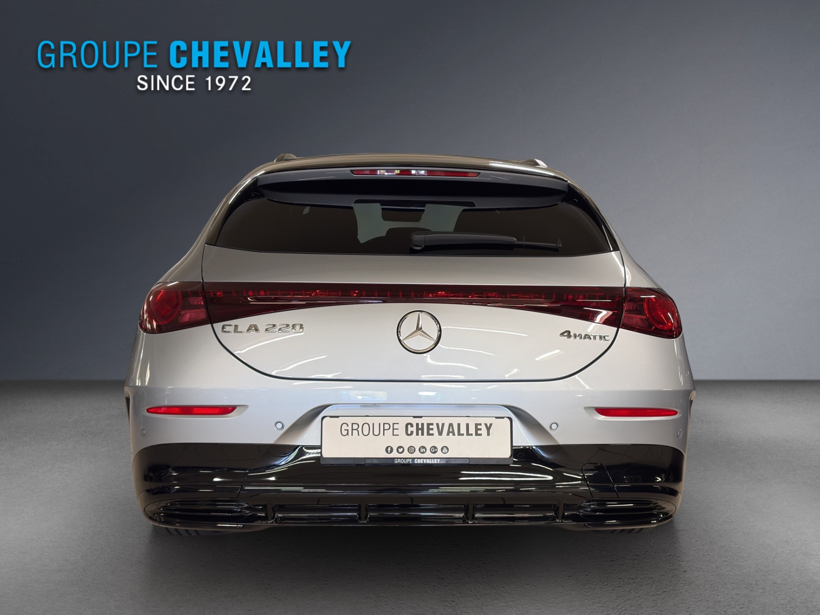 MERCEDES-BENZ CLA 220 4M Shooting Brake-image-4