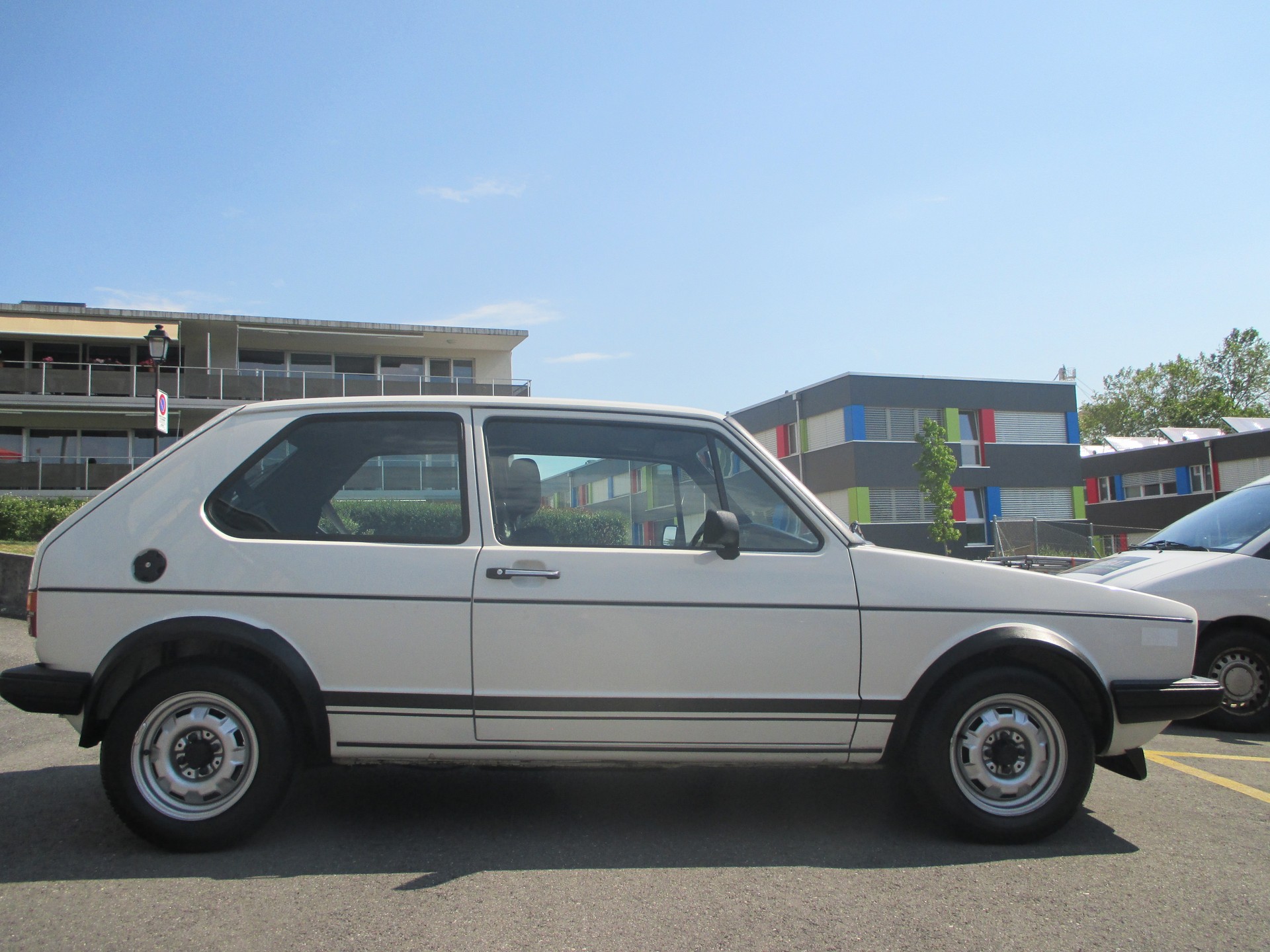 VW GTI 1.6 (110 CV 3 Portes)-image-1