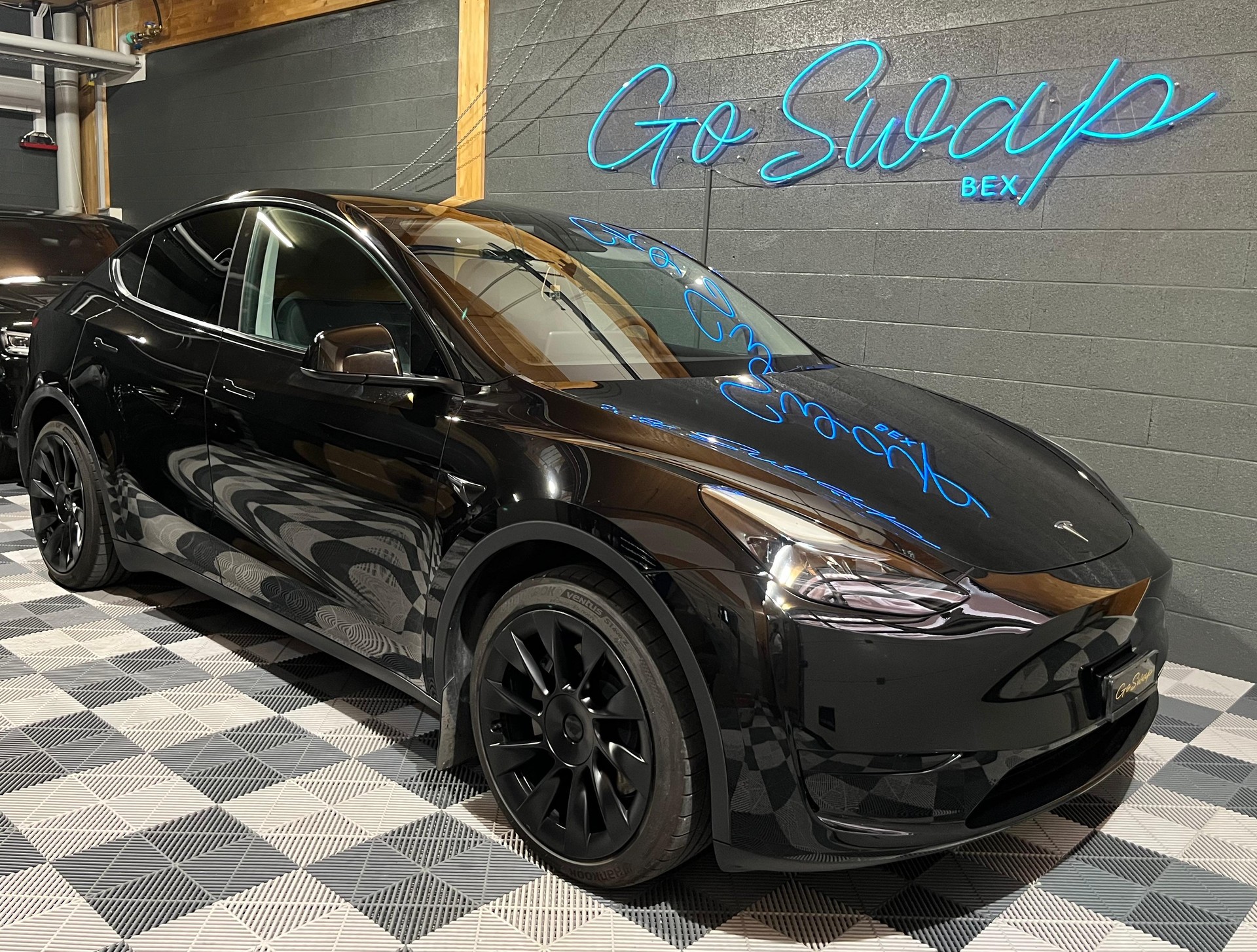 TESLA Model Y RWD