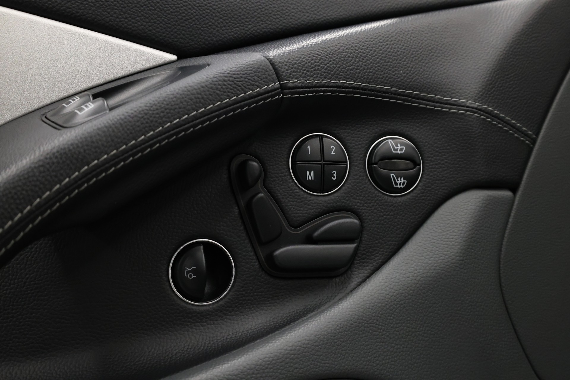 MERCEDES-BENZ SL 55 AMG Automatic-image-26