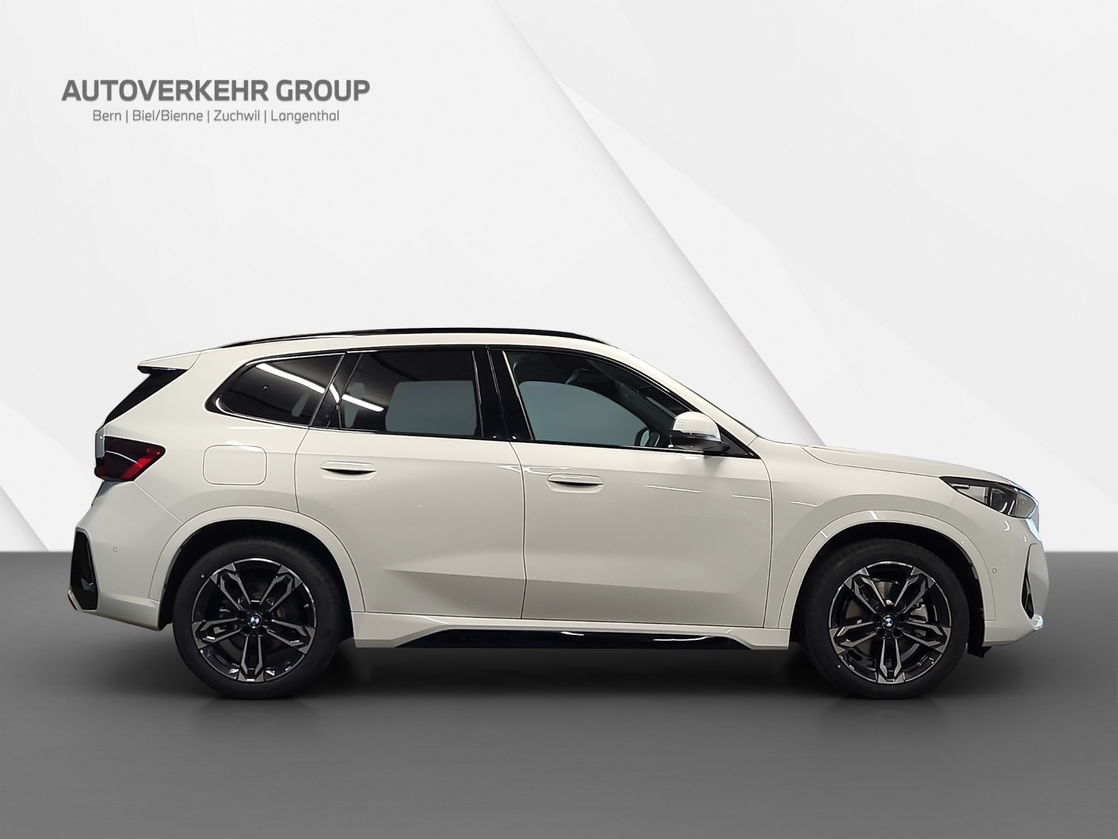 BMW X1 xDrive 23i 48V M Sport-showroom-element-3