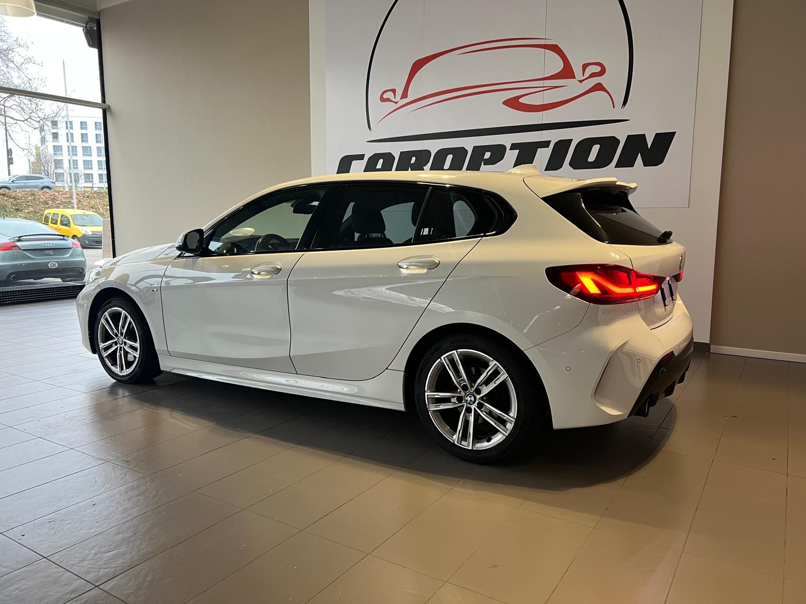 BMW 118d Steptronic M Sport-image-7