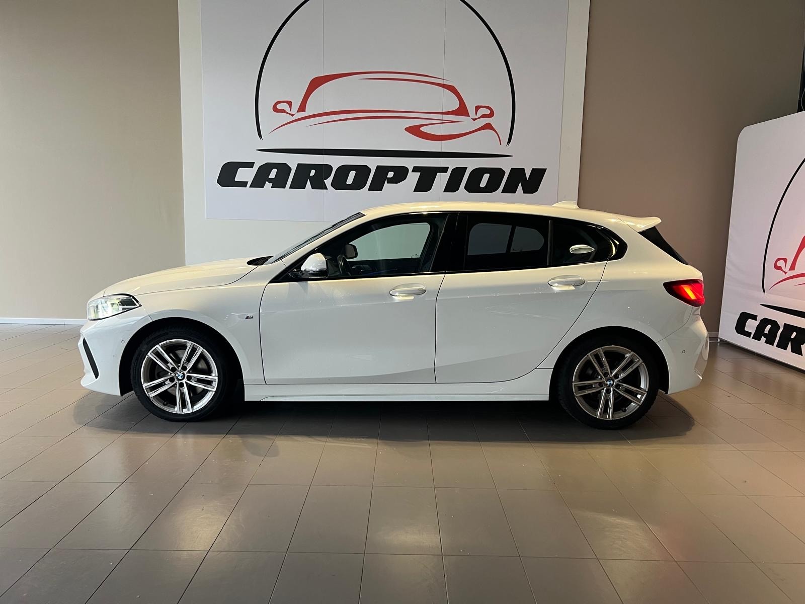 BMW 118d Steptronic M Sport-image-4