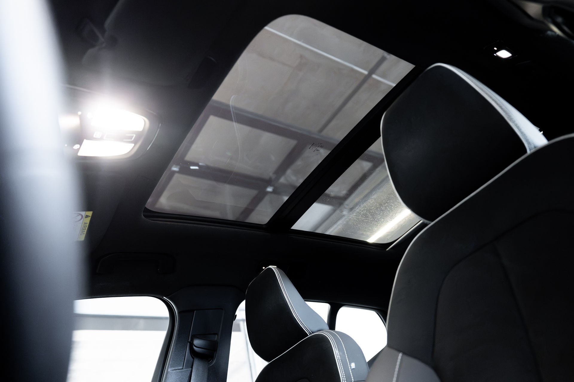 VOLVO XC40 B4 PLUS DARK | ALLRAD AUTOMAT | BENZIN MILD HYBRID | VOLVO GARANTIE | SILVER DAWN-image-11