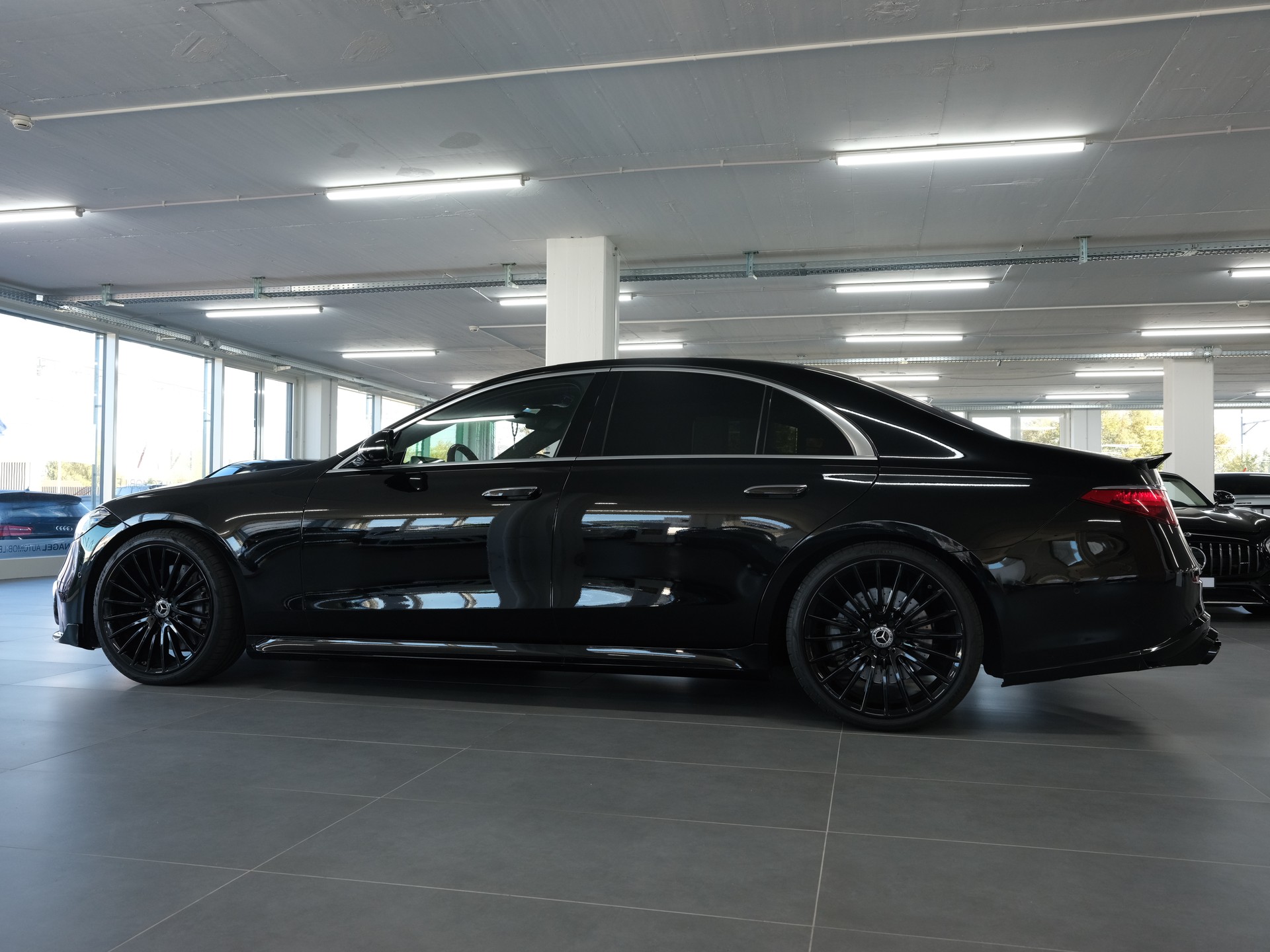 MERCEDES-BENZ S 400 d 4Matic AMG Line 9G-Tronic *Brabus Optik* *360 Kamera* *Panorama*-image-6
