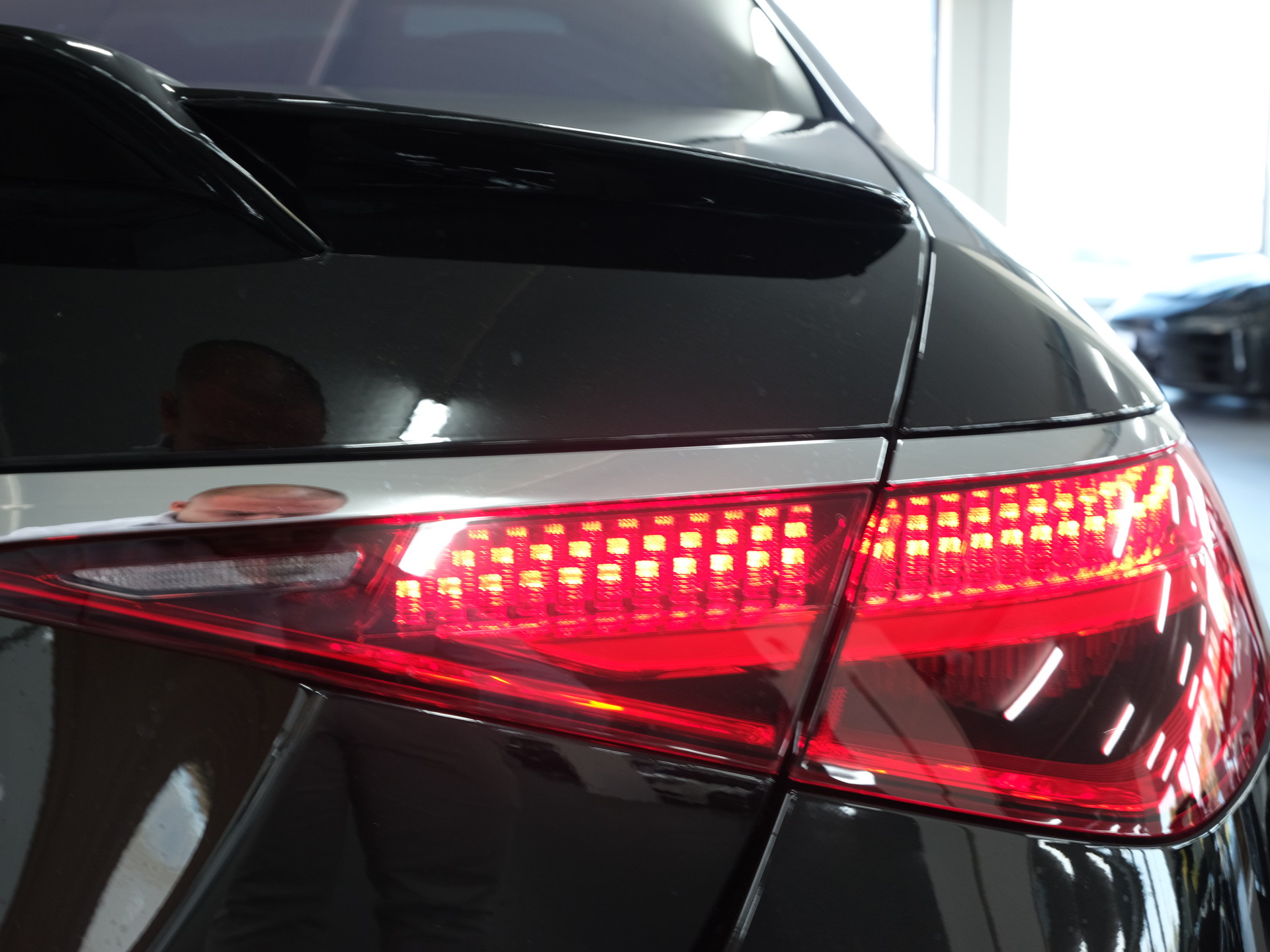 MERCEDES-BENZ S 400 d 4Matic AMG Line 9G-Tronic *Brabus Optik* *360 Kamera* *Panorama*-image-19