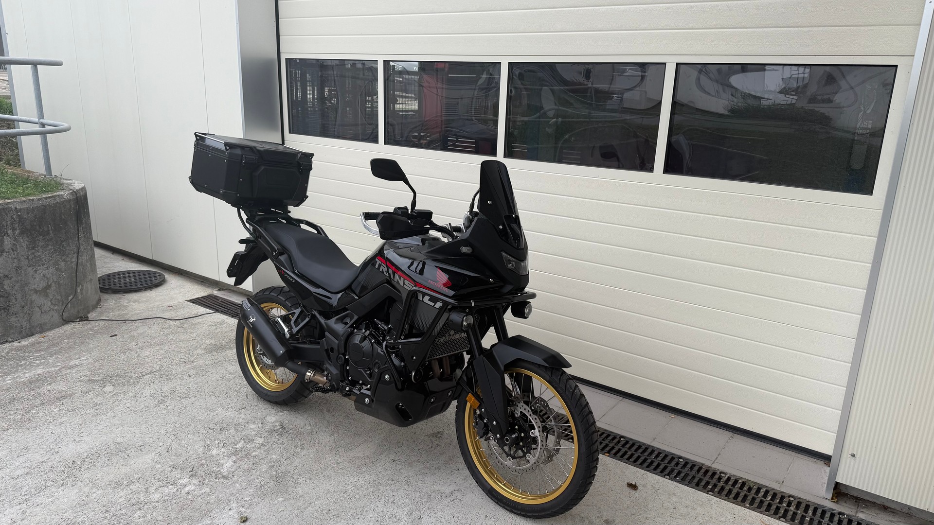 HONDA XL 750 Transalp-image-1