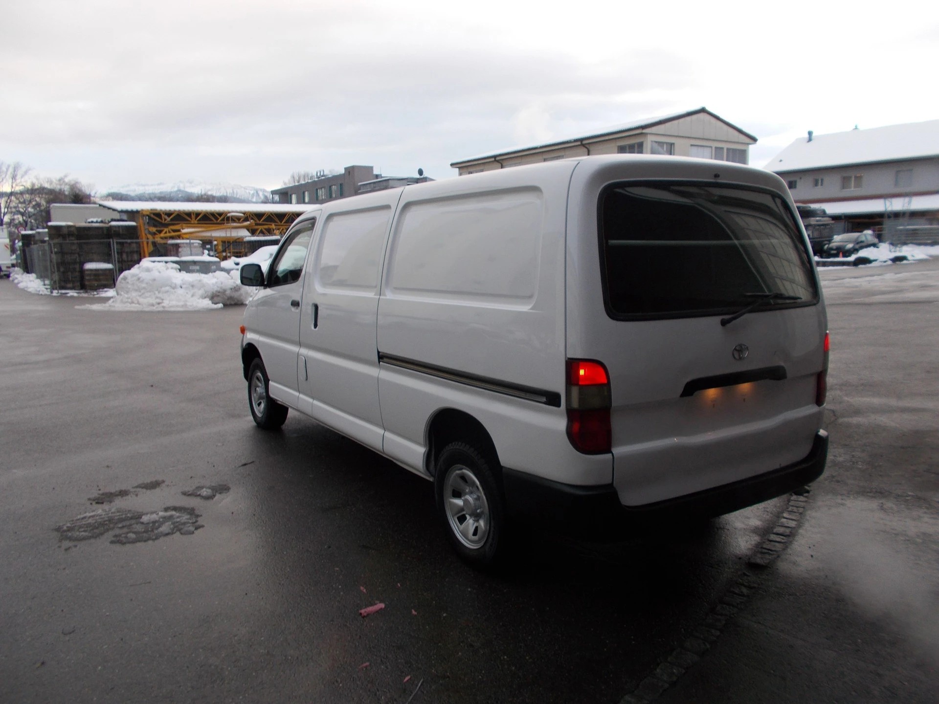 TOYOTA Hiace D-4D 4WD-image-4