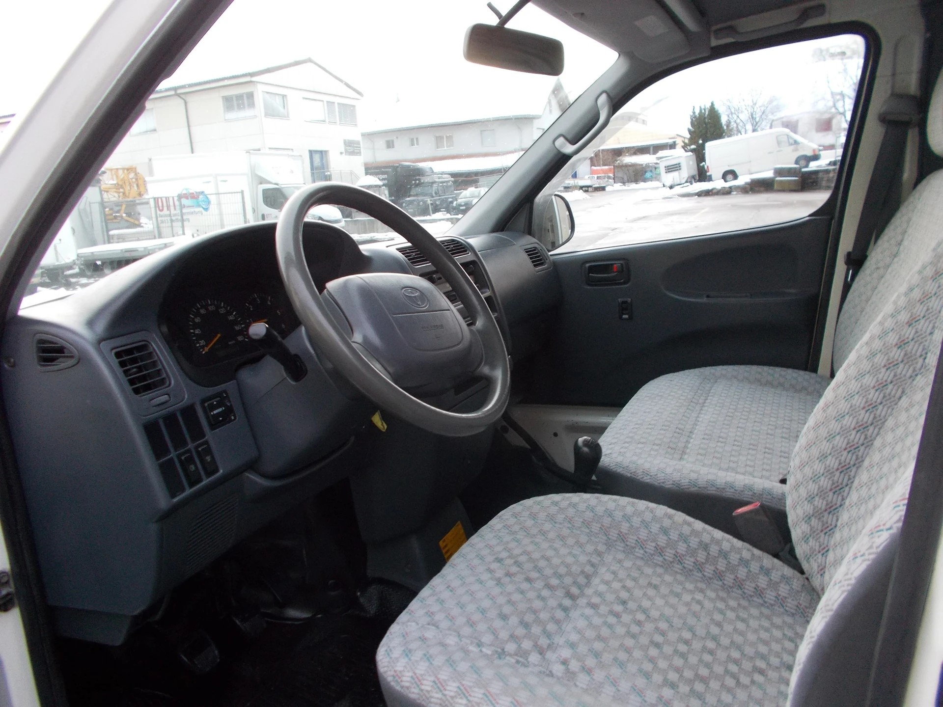 TOYOTA Hiace D-4D 4WD-image-6