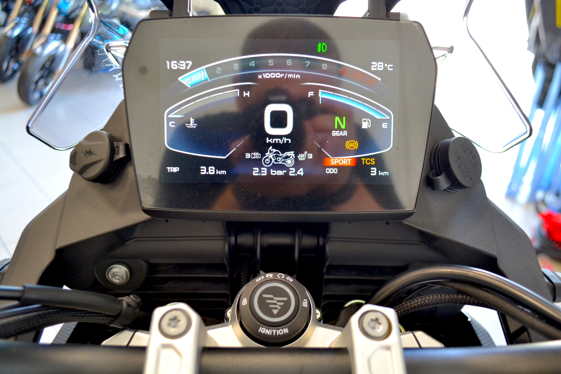 VOGE 900DS-image-5