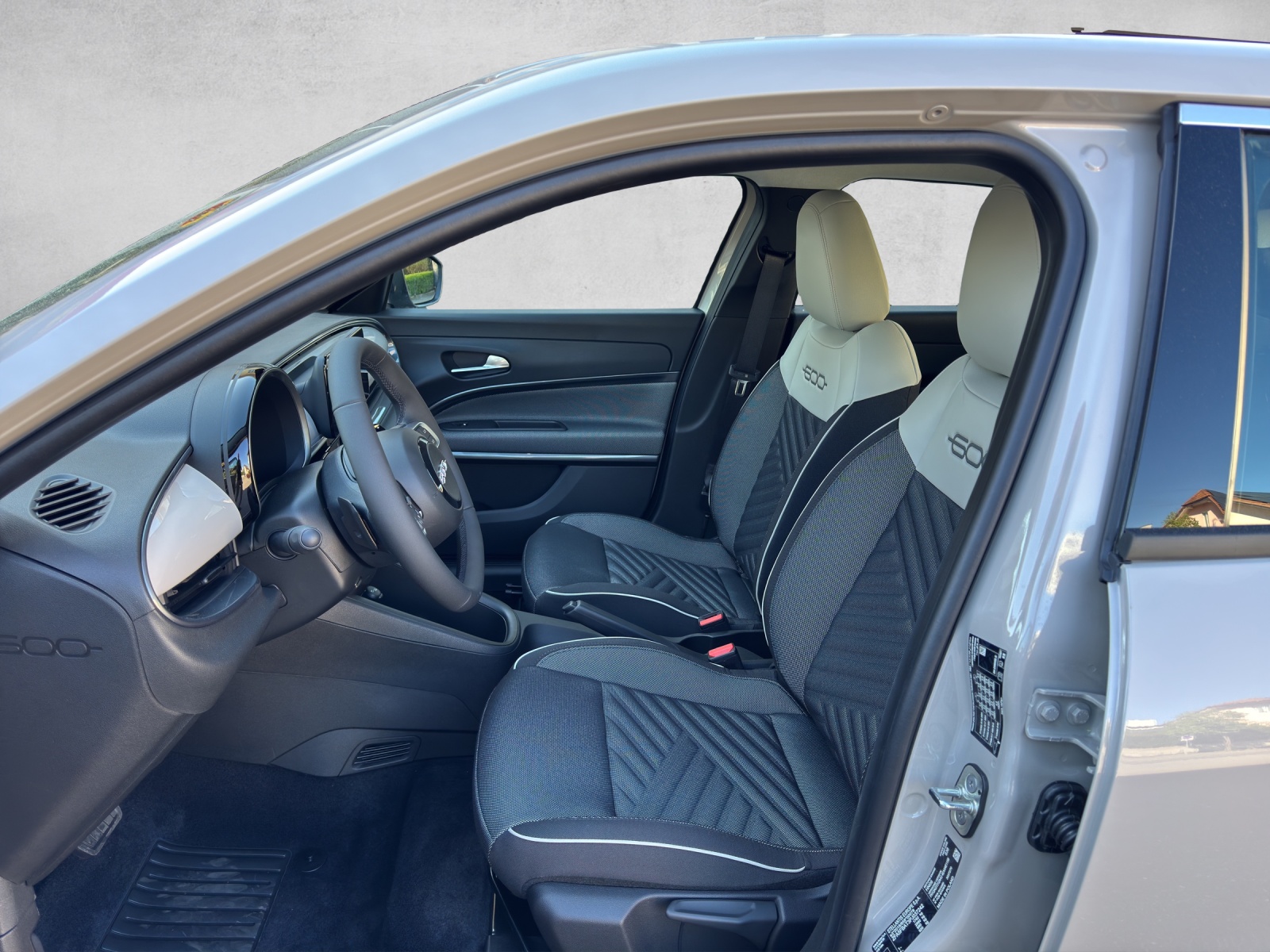 FIAT 600 1.2 Hybrid 136 Cult-image-8