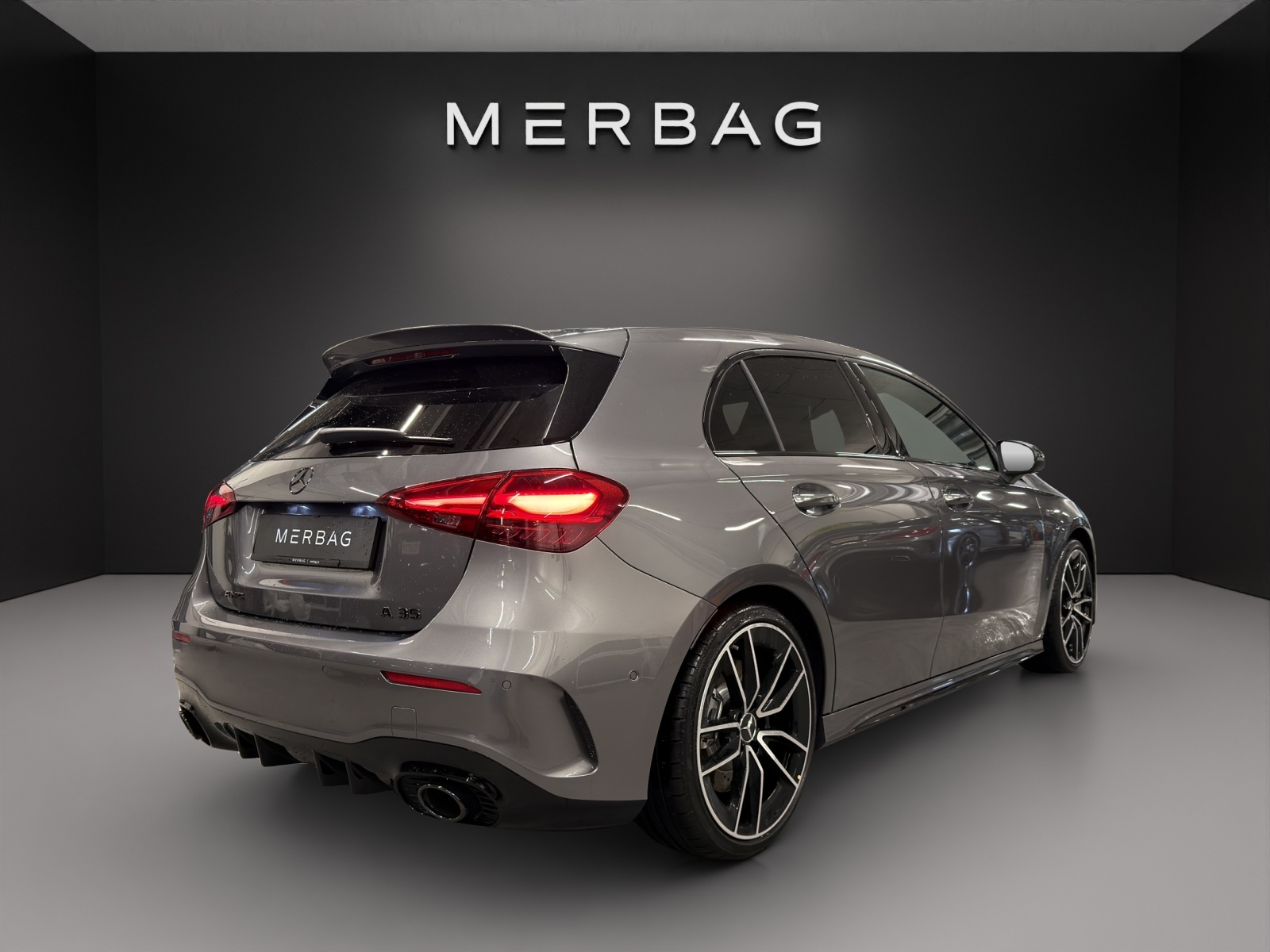 MERCEDES-BENZ A AMG 35 4Matic 8G-DCT-image-2