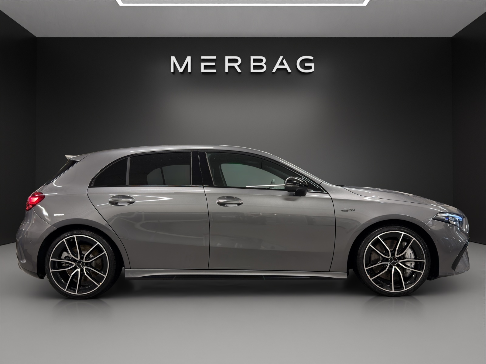 MERCEDES-BENZ A AMG 35 4Matic 8G-DCT-image-1