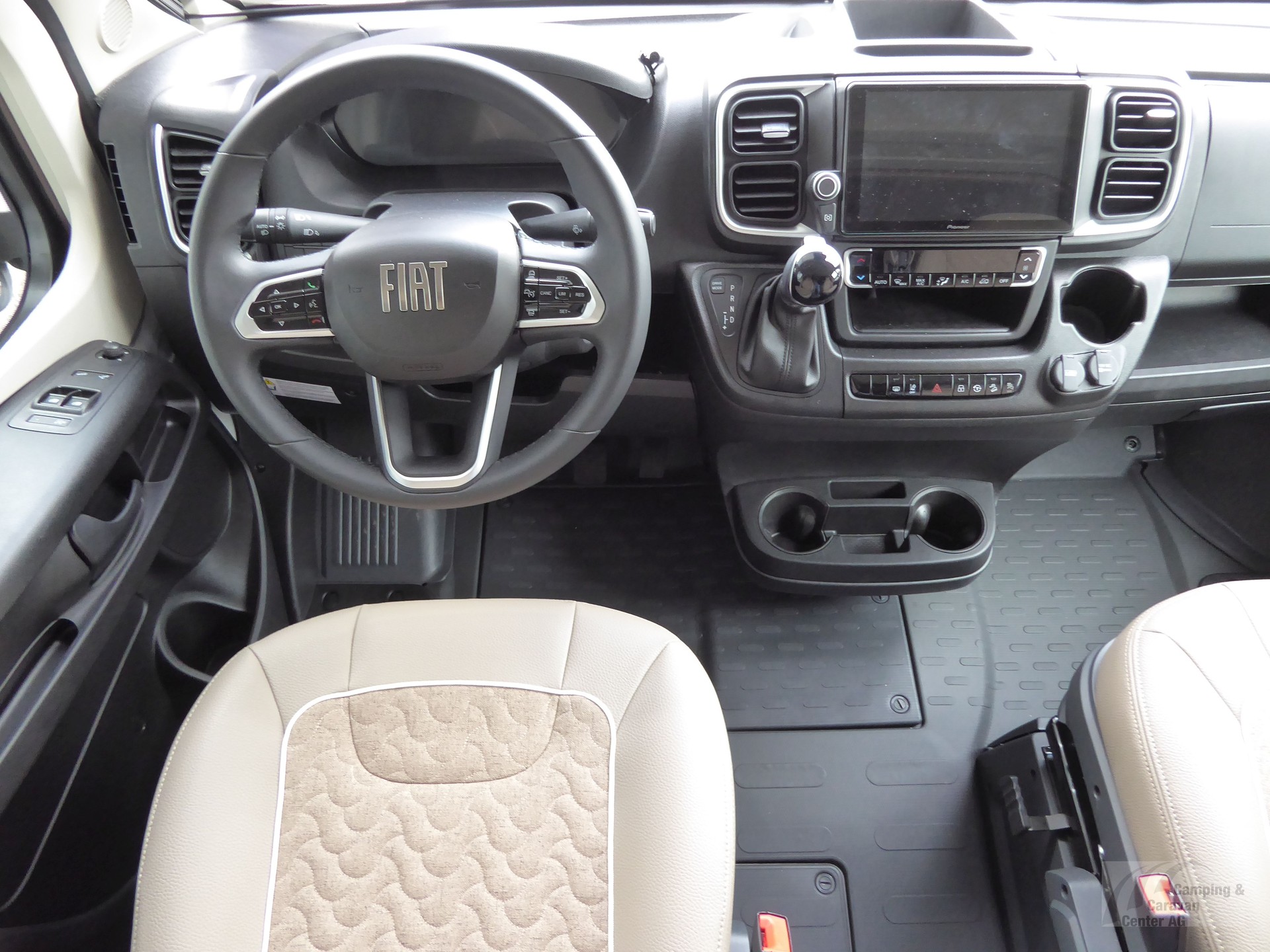 MALIBU Van compact 540 DB Family-for-4-image-7