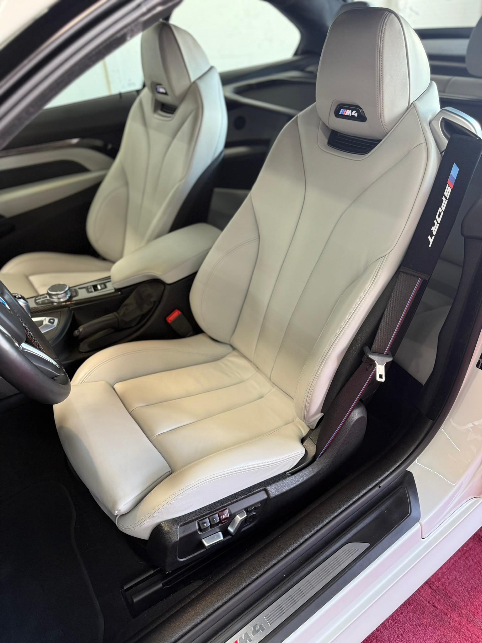 BMW M4 Cabriolet Competition DKG-image-12