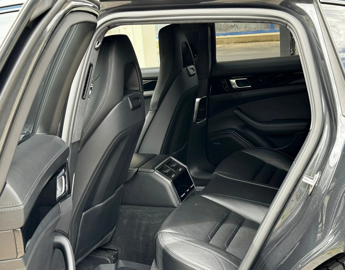 PORSCHE Panamera Turbo Sport Turismo PDK *CH-Fahrzeug**Top Zustand**Top Ausstattung*-image-10