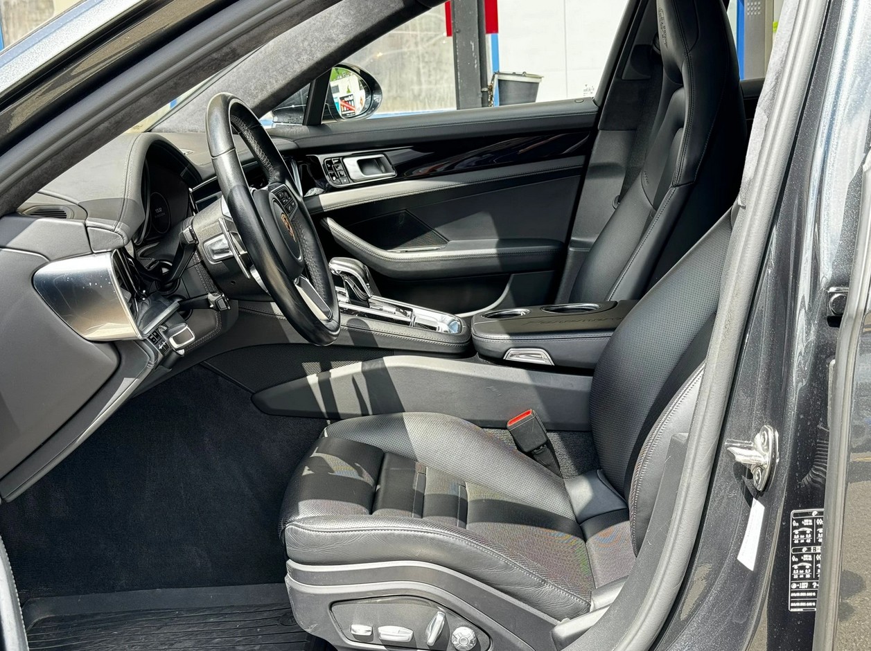 PORSCHE Panamera Turbo Sport Turismo PDK *CH-Fahrzeug**Top Zustand**Top Ausstattung*-image-7