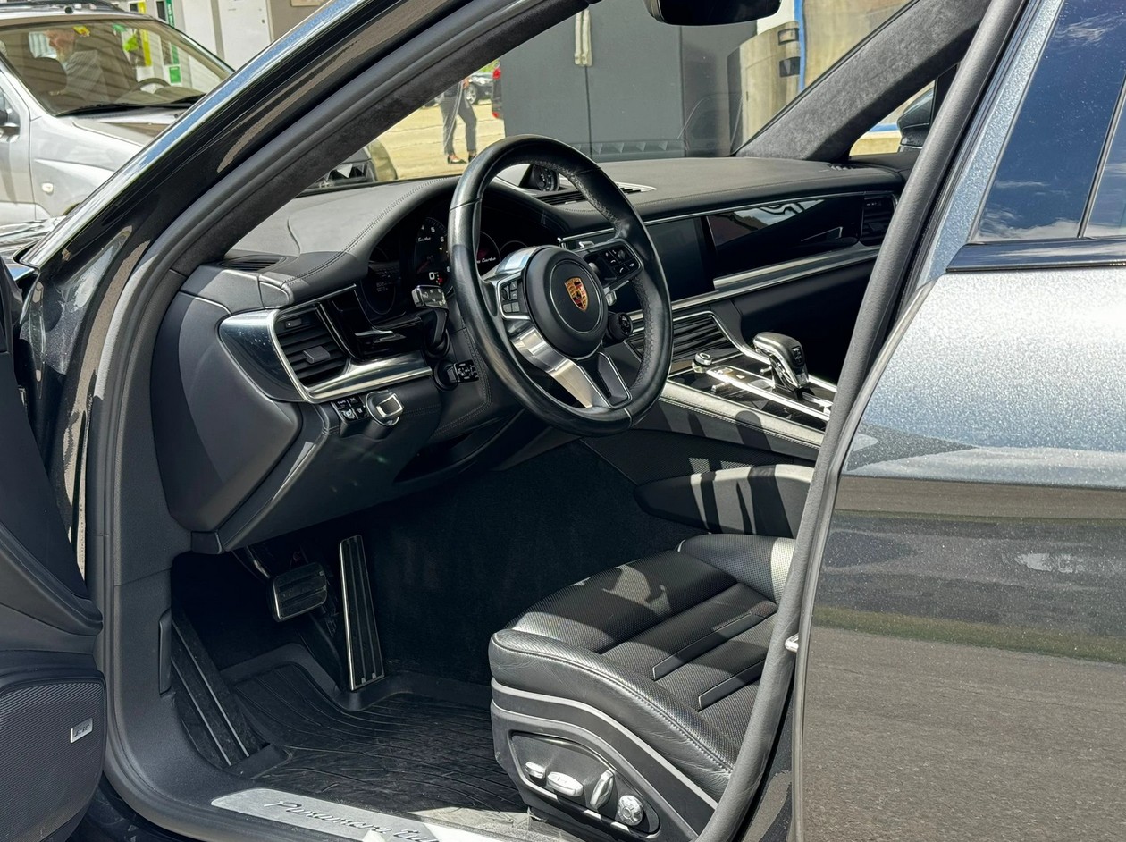 PORSCHE Panamera Turbo Sport Turismo PDK *CH-Fahrzeug**Top Zustand**Top Ausstattung*-image-6