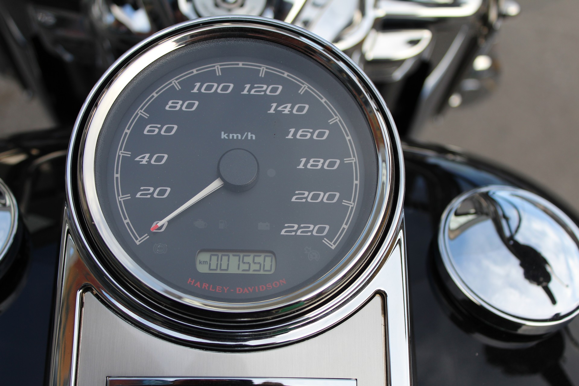 HARLEY-DAVIDSON FLHRC Road King Classic 103 ABS-image-4