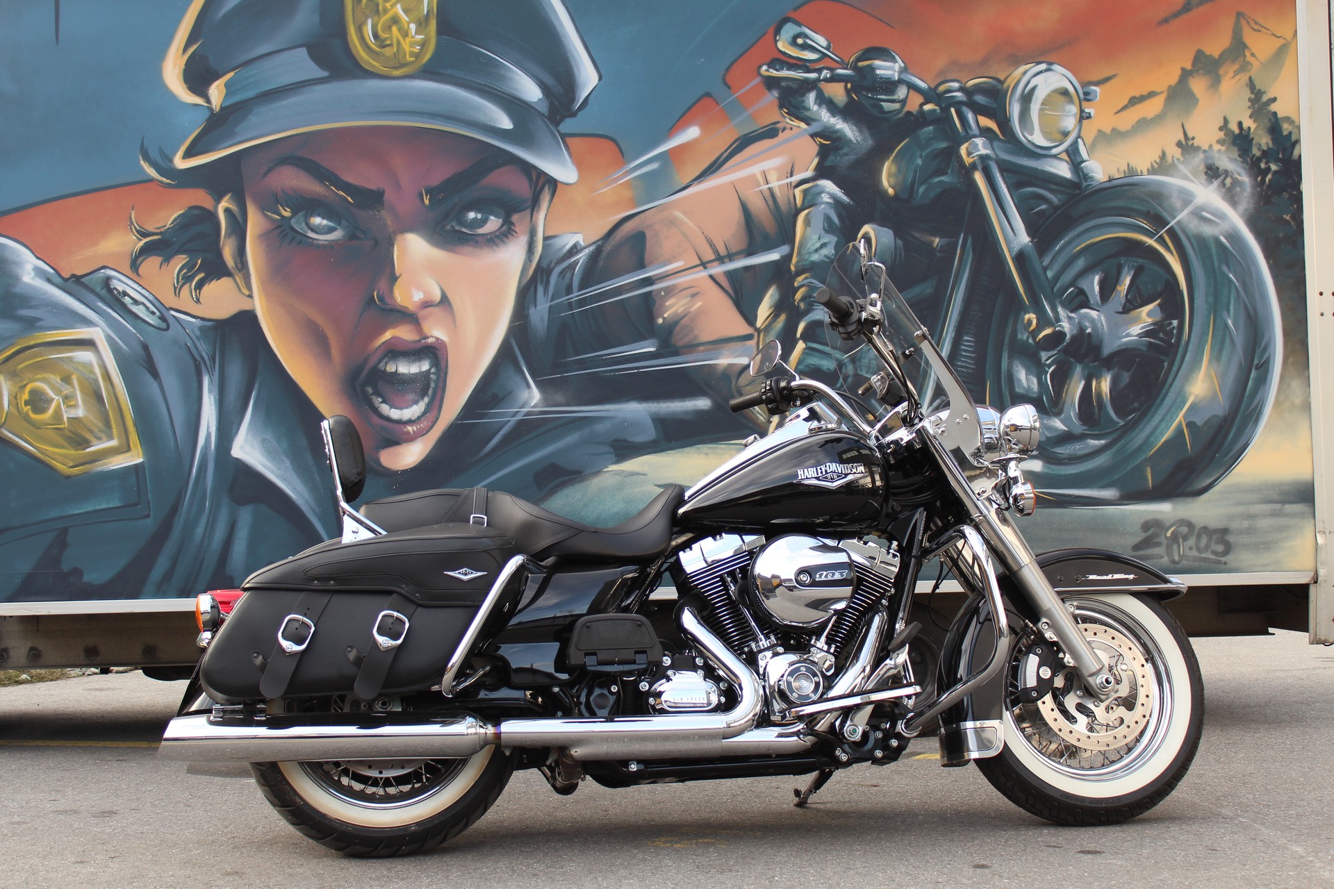 HARLEY-DAVIDSON FLHRC Road King Classic 103 ABS