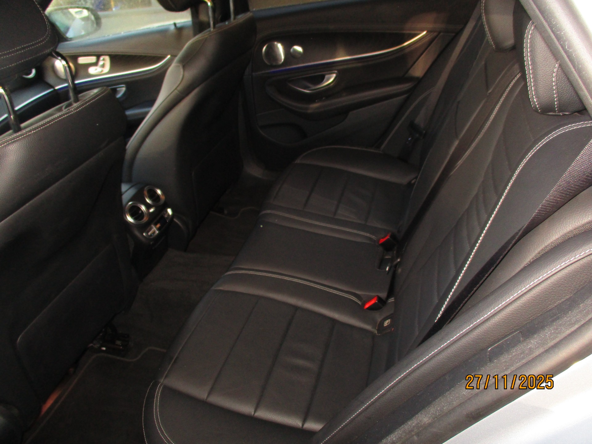 MERCEDES-BENZ E 220 d T 4Matic SWISS STAR BREAK 9G-Tronic PACK AMG-image-6