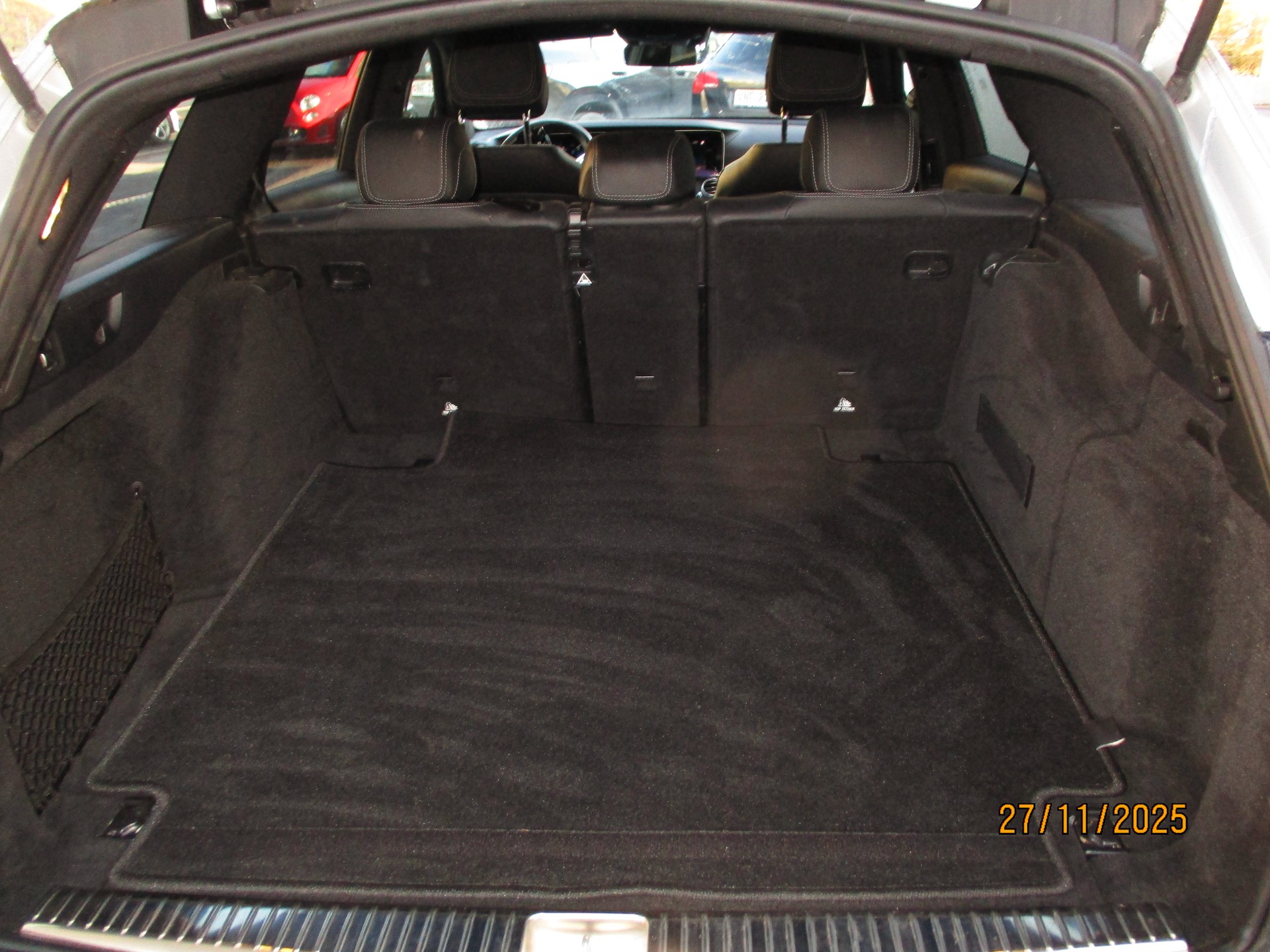 MERCEDES-BENZ E 220 d T 4Matic SWISS STAR BREAK 9G-Tronic PACK AMG-image-5