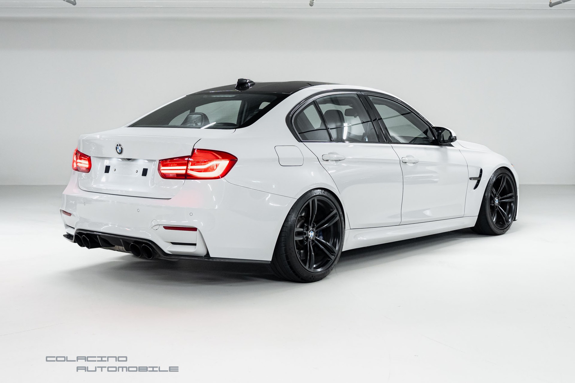 BMW M3 Drivelogic-showroom-element-1