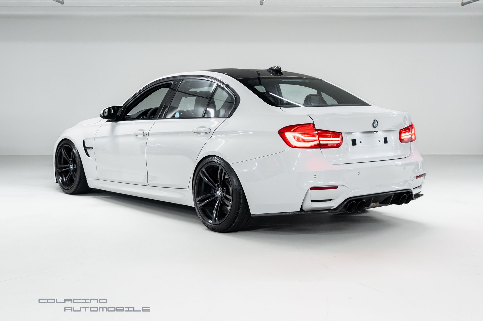 BMW M3 Drivelogic-showroom-element-3
