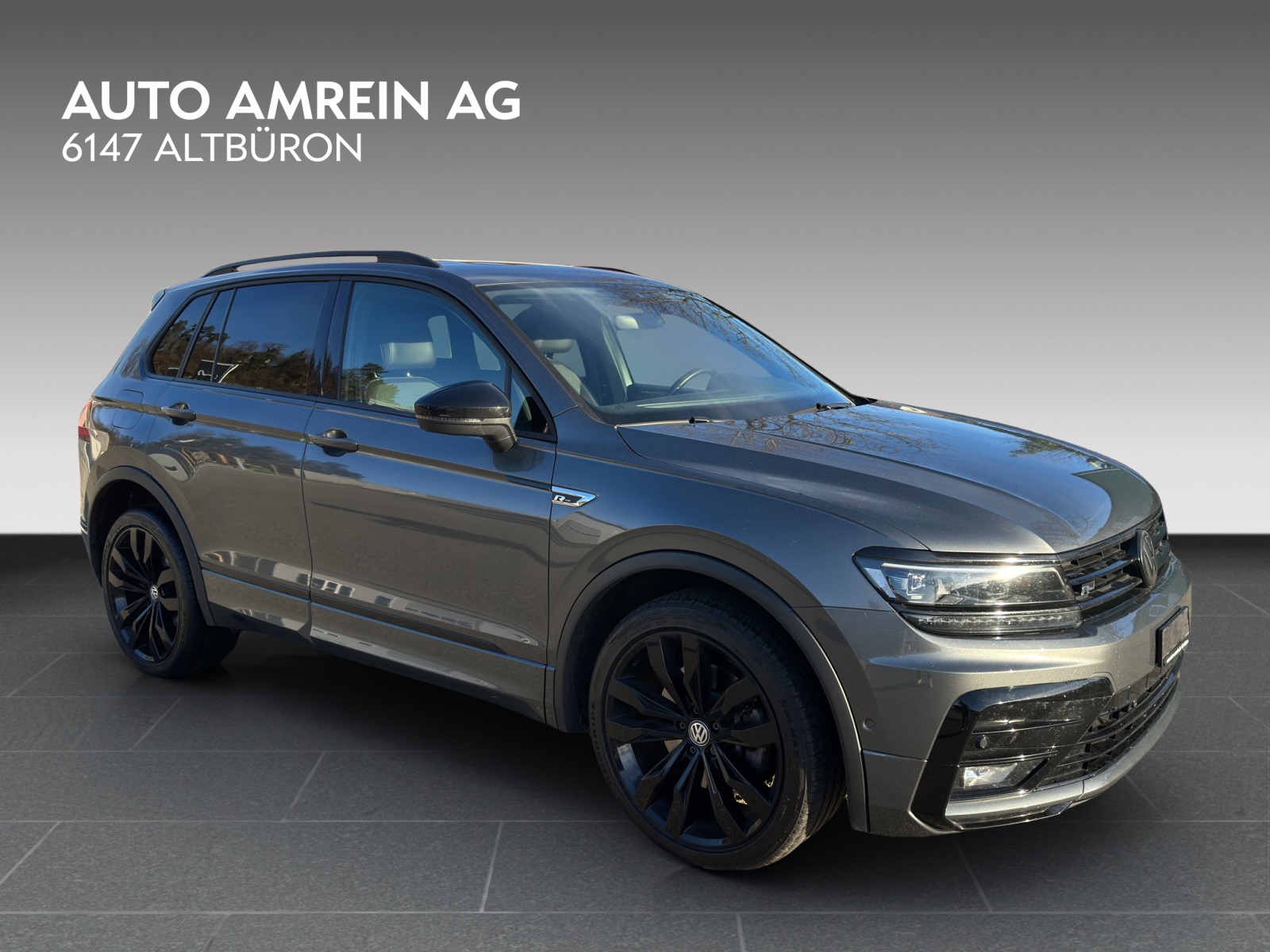 VW Tiguan 2.0TSI Highline 4Motion DSG-showroom-element-1