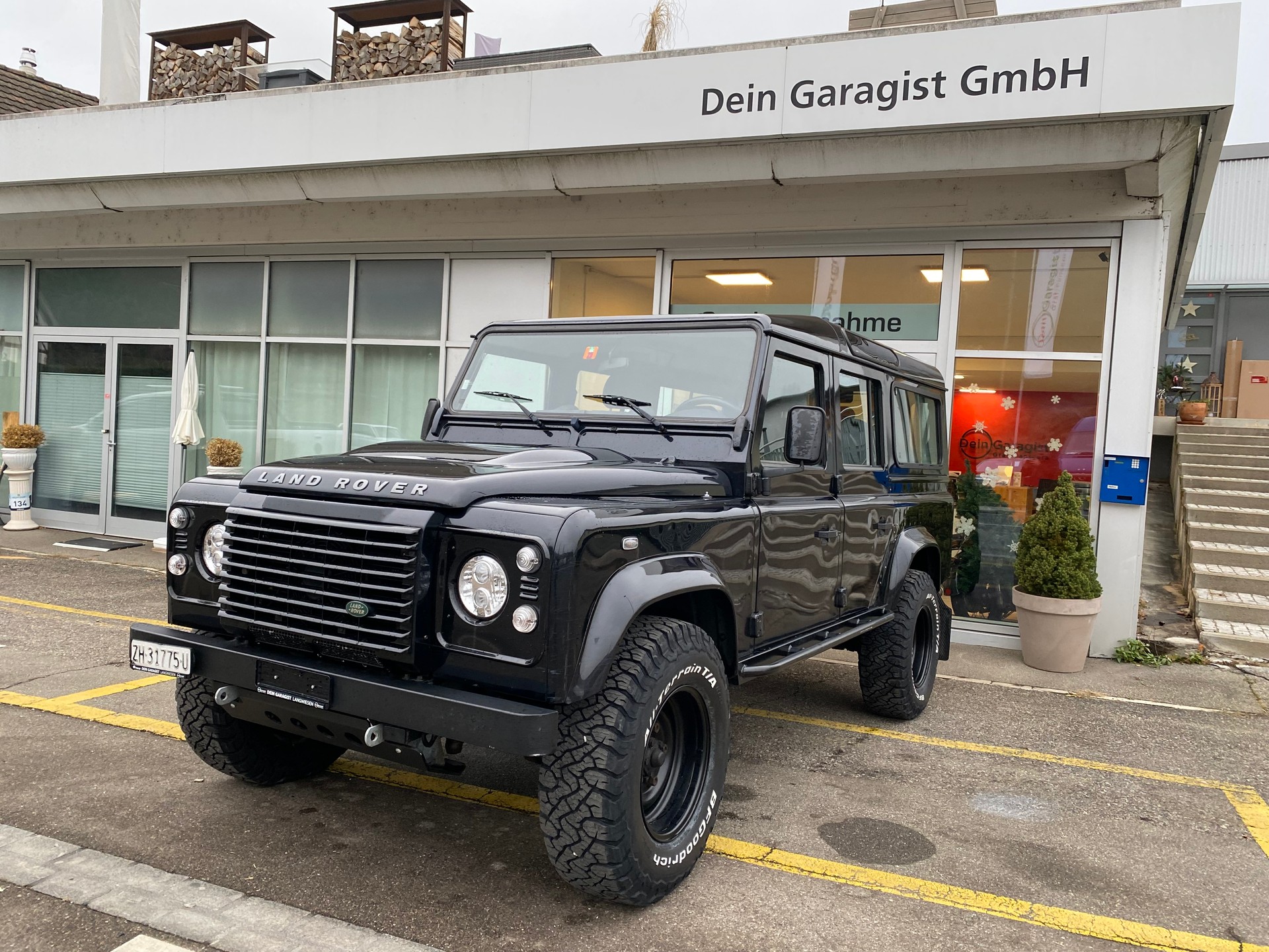 LAND ROVER Defender 110 2.4 Td4 Station Wagon