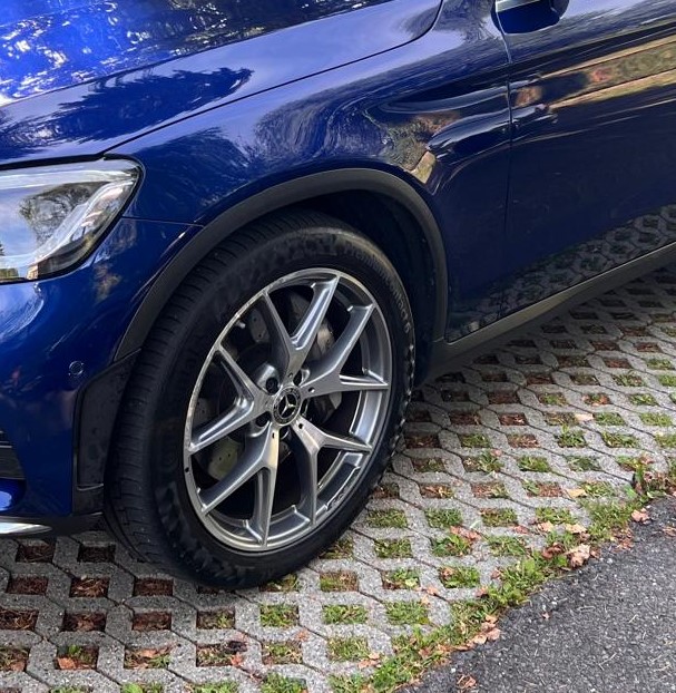 MERCEDES-BENZ GLC 400 d 4Matic AMG Line 9G-Tronic-showroom-element-3
