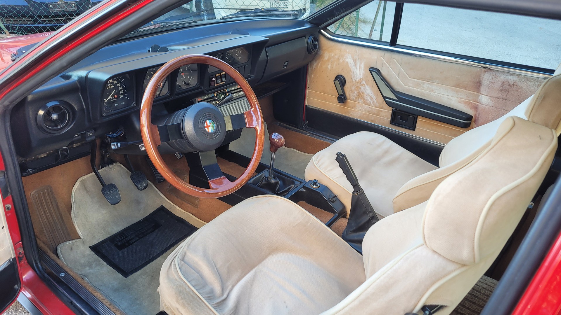 ALFA ROMEO GTV 2.0 L-image-2