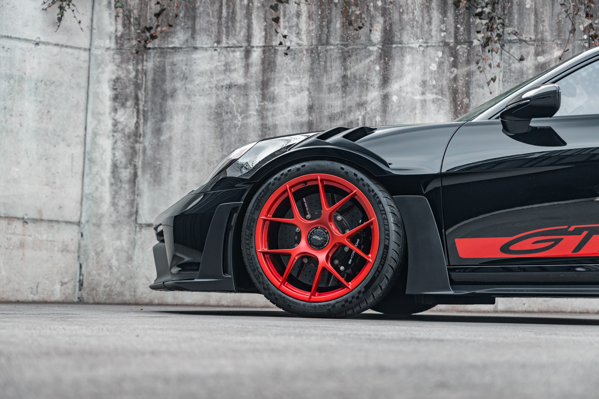 PORSCHE 911 GT3 RS-showroom-element-2