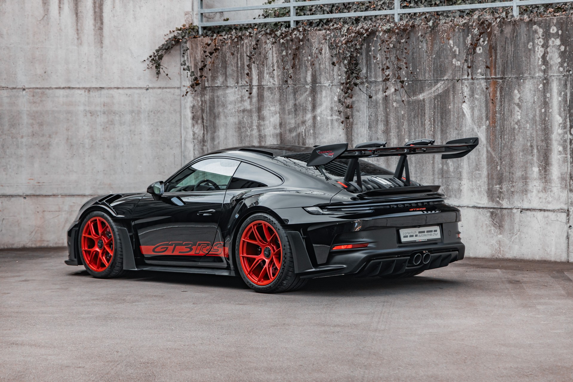 PORSCHE 911 GT3 RS-image-6