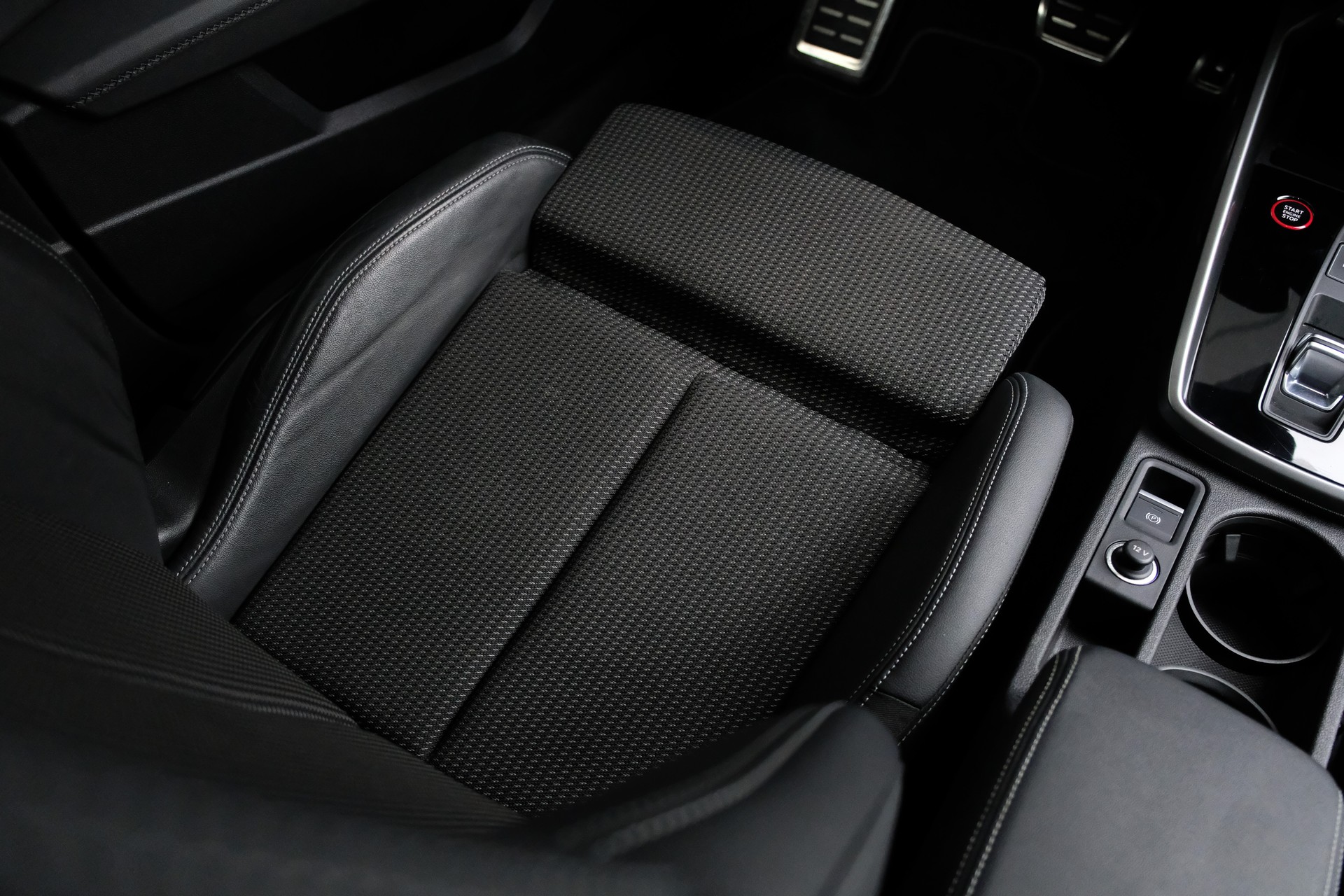 AUDI S3 Sportback 2.0 TFSI quattro S-tronic-image-23