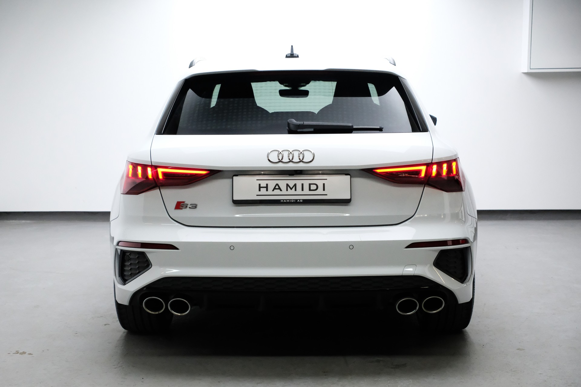 AUDI S3 Sportback 2.0 TFSI quattro S-tronic-image-5