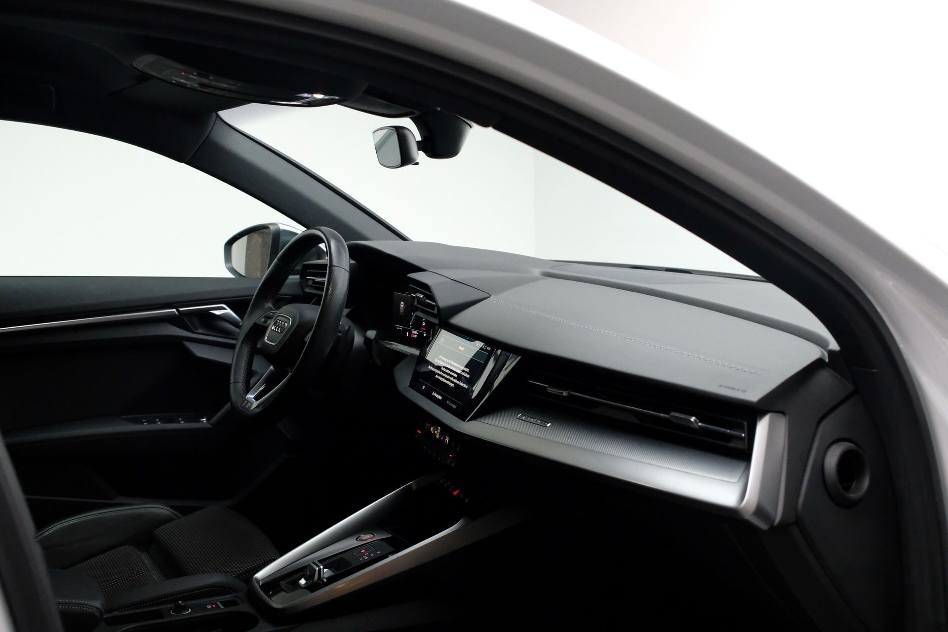 AUDI S3 Sportback 2.0 TFSI quattro S-tronic-image-11