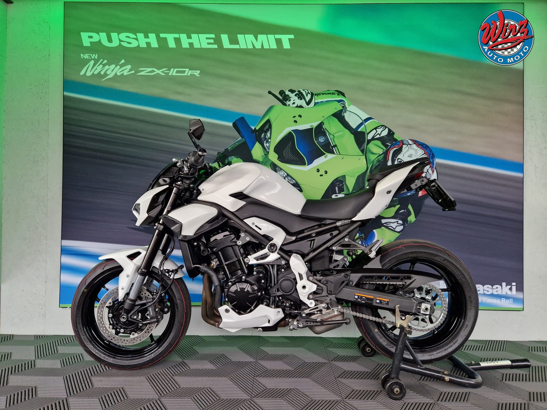 KAWASAKI Z 900 Wirz White Edition an Lager-image-2