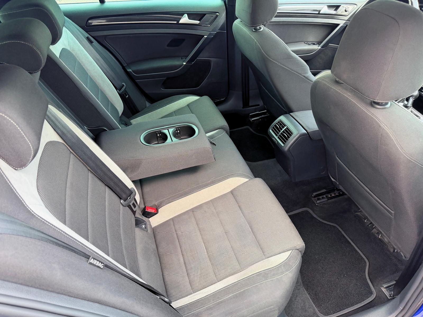 VW Golf 2.0 TSI R 4Motion-image-13