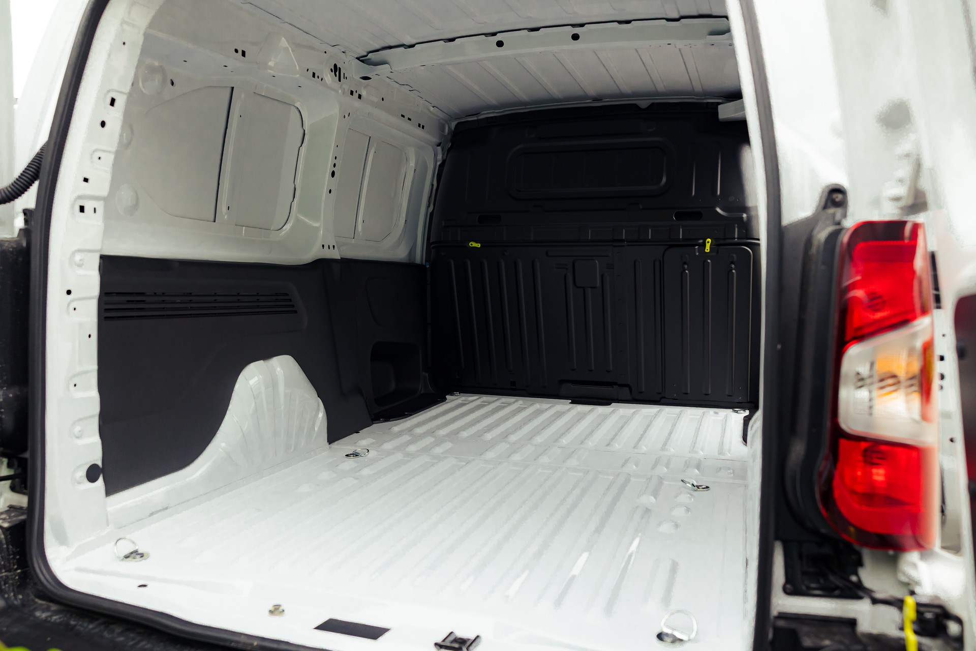 FIAT Doblo 1.5 BlueHDi L2 950kg-image-5
