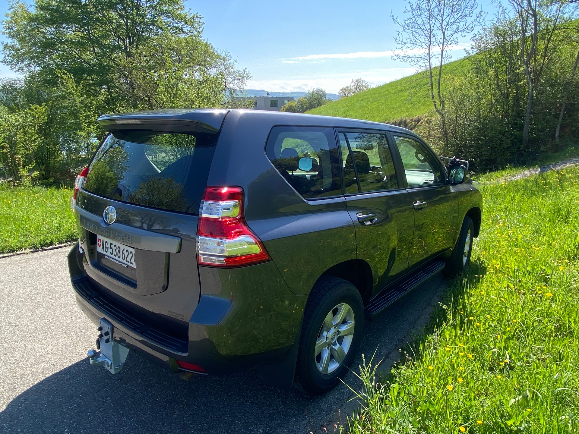 TOYOTA LAND CRUISER-showroom-element-2