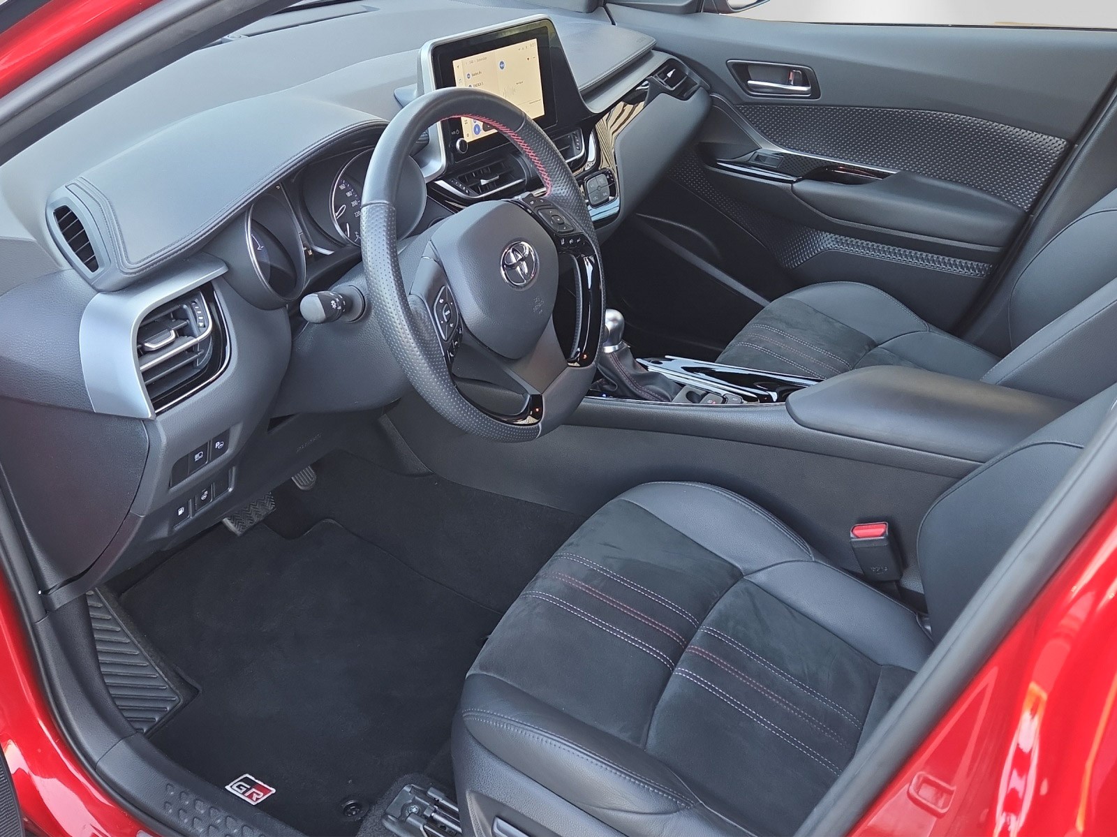 TOYOTA C-HR 2.0 HSD CVT GR Sport-image-11