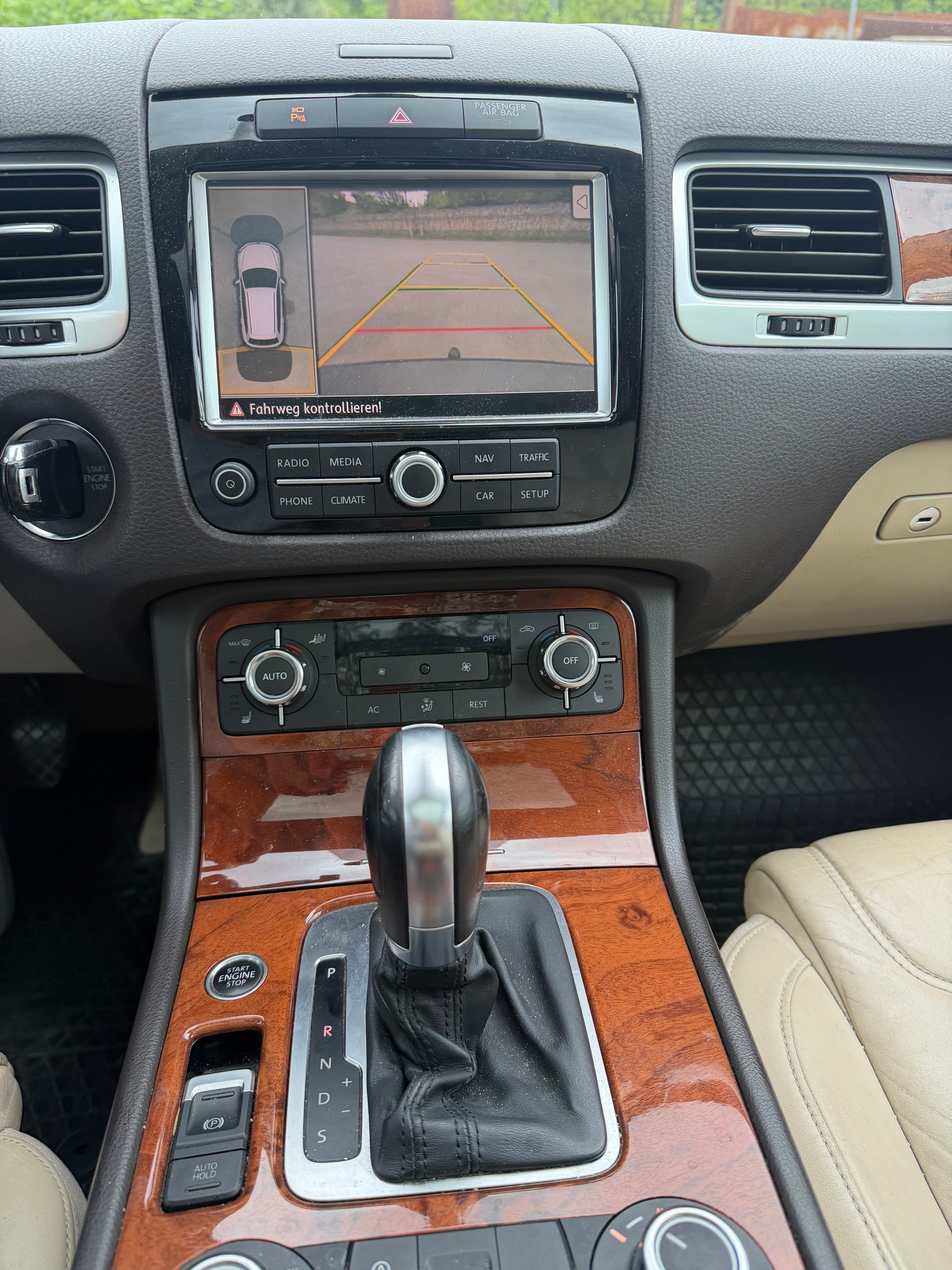 VW Touareg 3.0 TDI BlueMotion Technology Tiptronic-image-9
