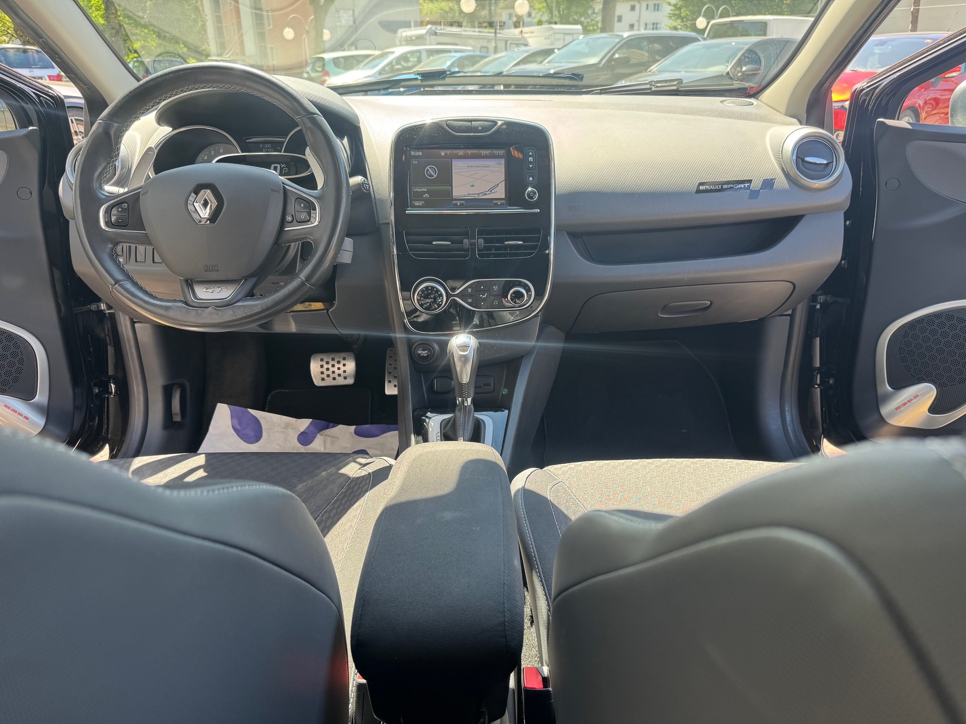 RENAULT Clio Grandtour 1.2 16V T GT EDC-image-8