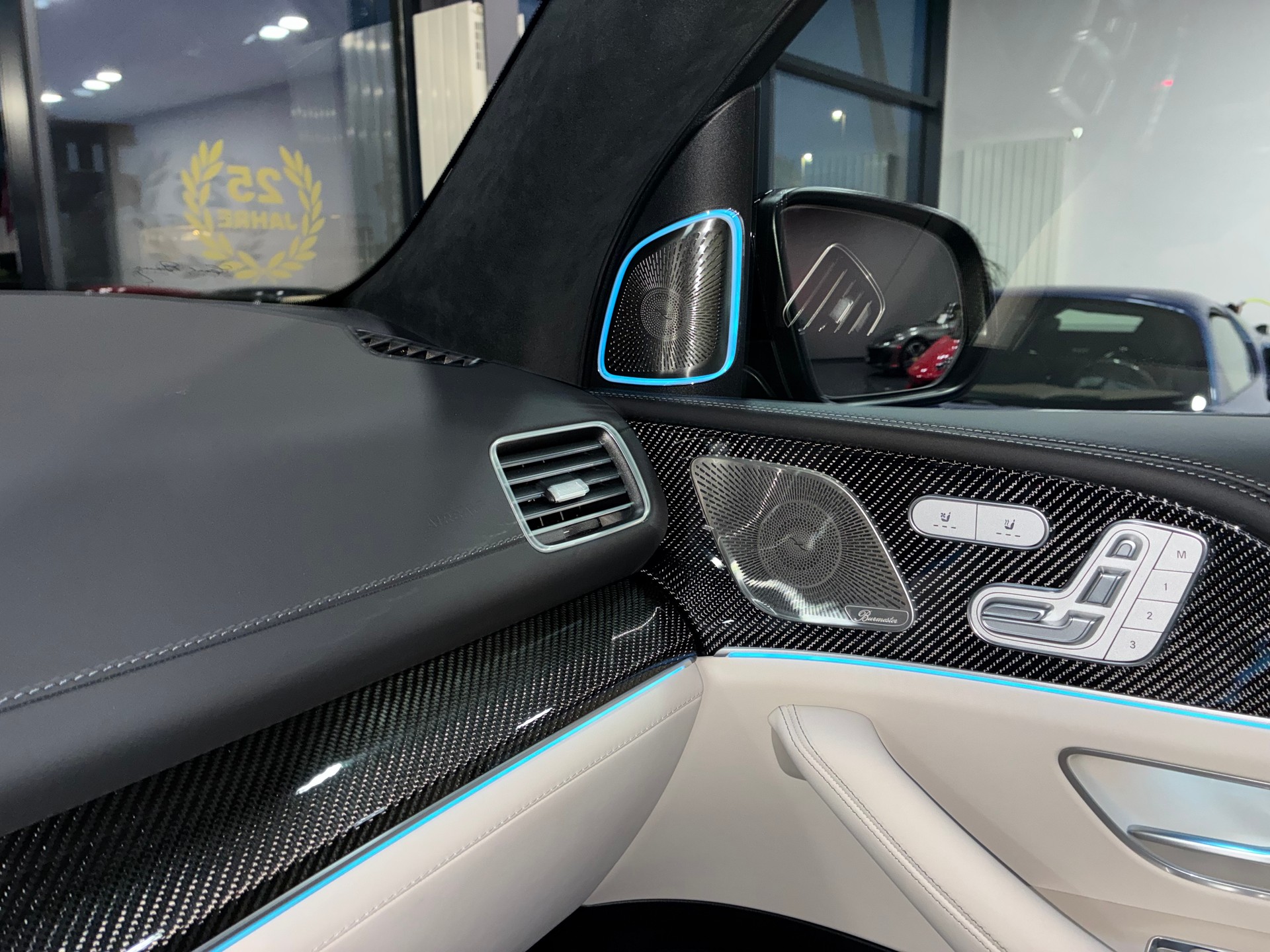 MERCEDES-BENZ GLS 63 AMG 4Matic + 9G-Tronic-image-14