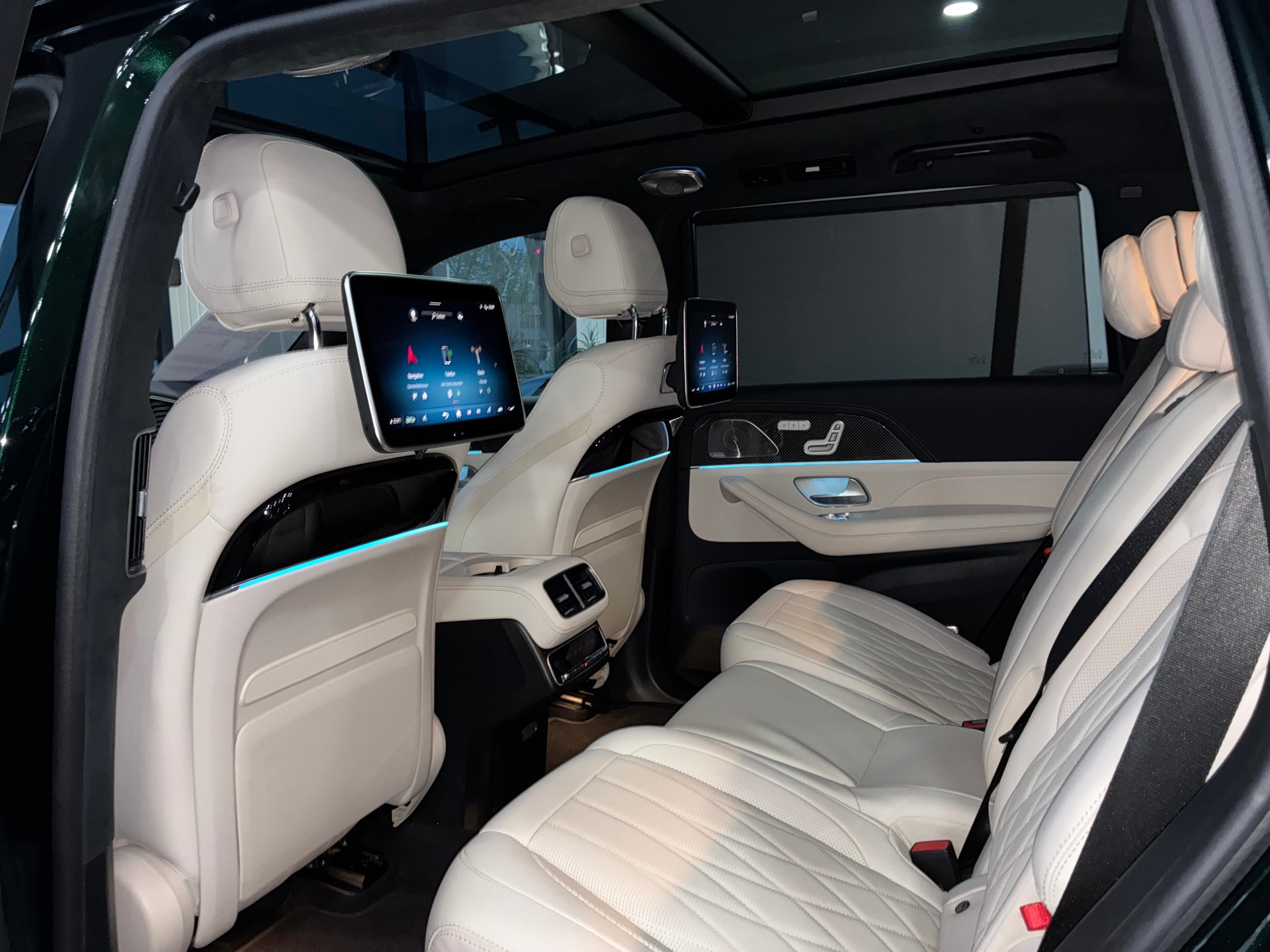 MERCEDES-BENZ GLS 63 AMG 4Matic + 9G-Tronic-image-12